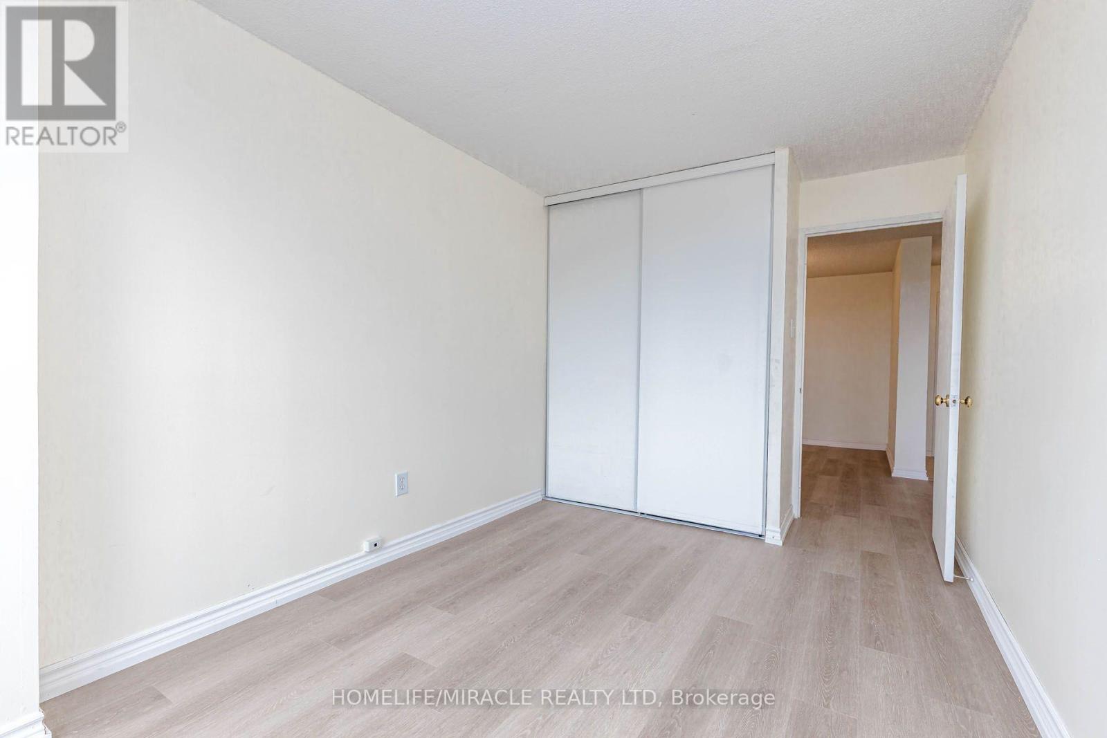 #804 12 LAURELCREST STREET - 38