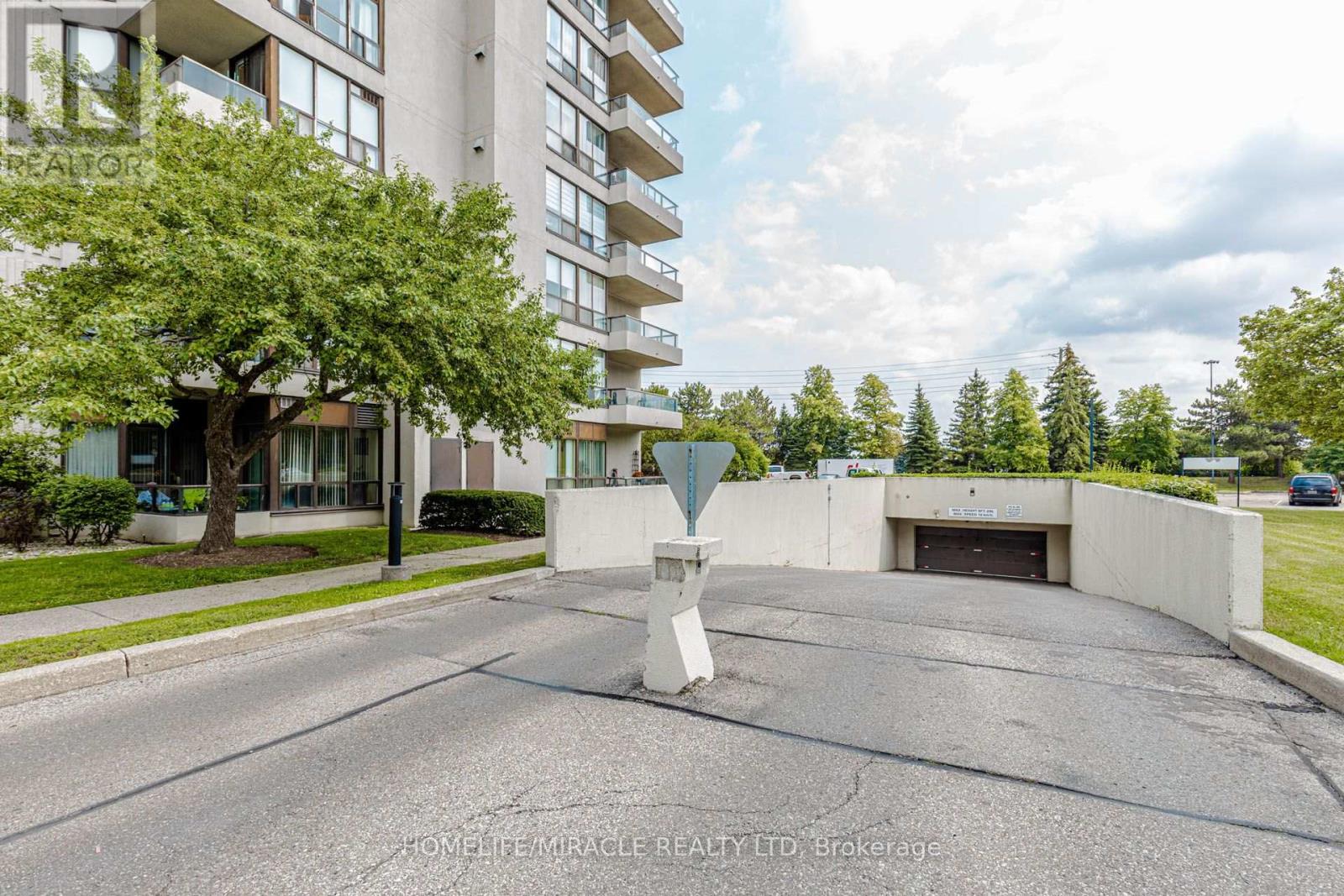 #804 12 LAURELCREST STREET - 50