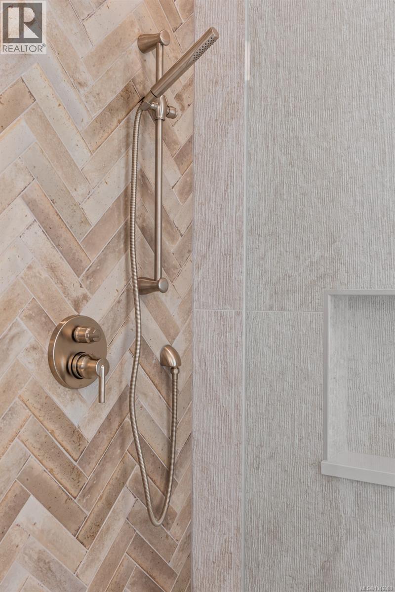 1886 Crown Isle Blvd - 58