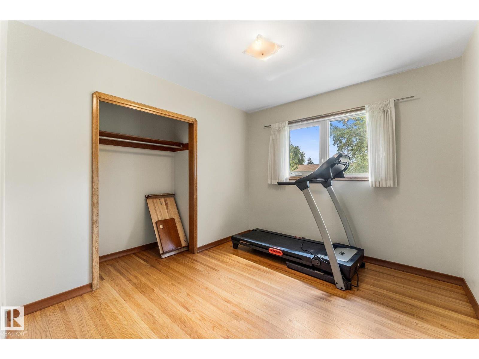 15930 93 AV NW - 22