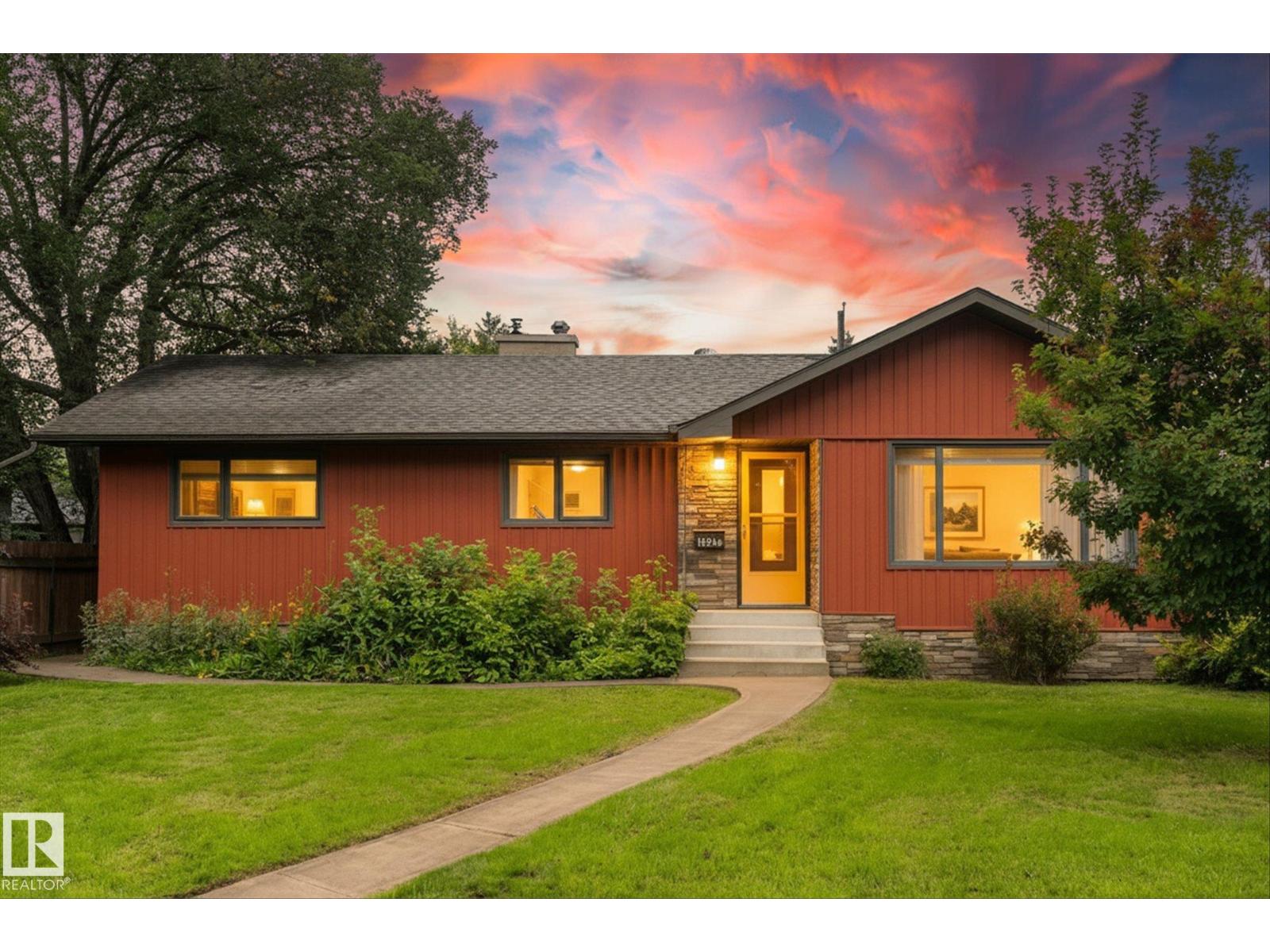 15930 93 AV NW - 1