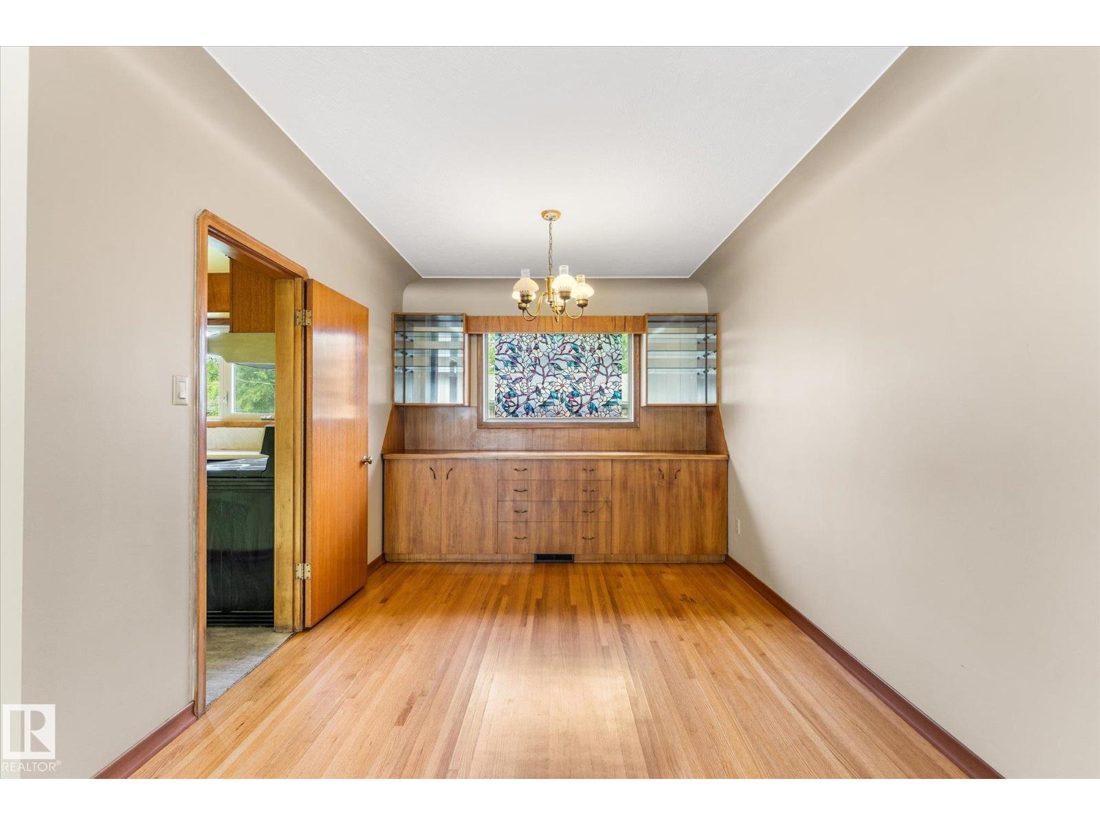 15930 93 AV NW - Image 10