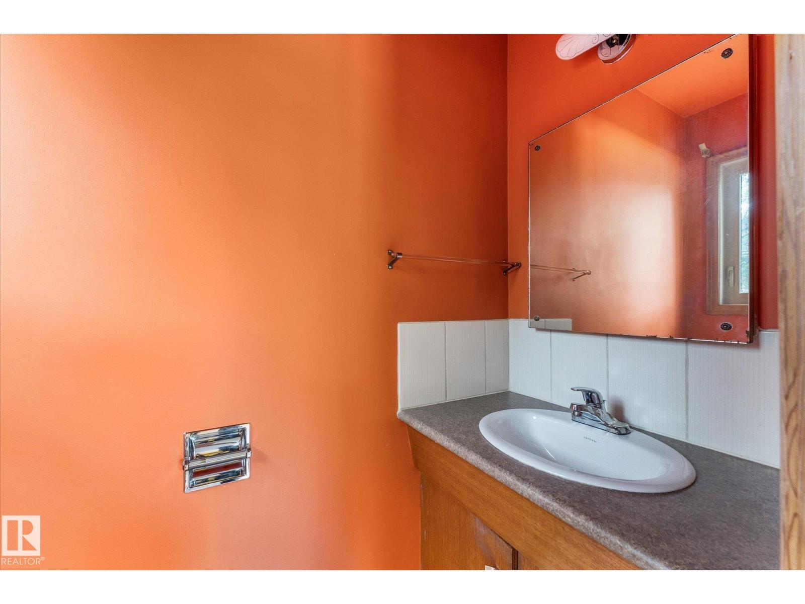 15930 93 AV NW - Image 19