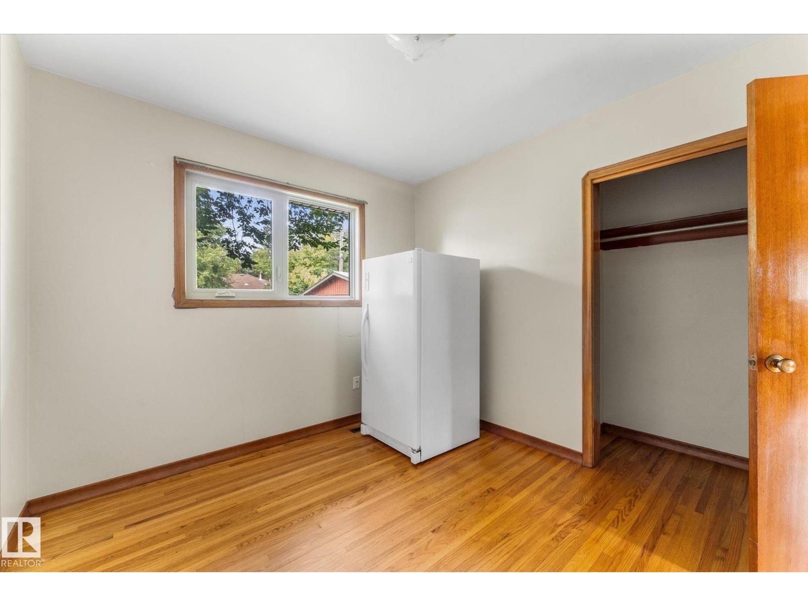 15930 93 AV NW - 21