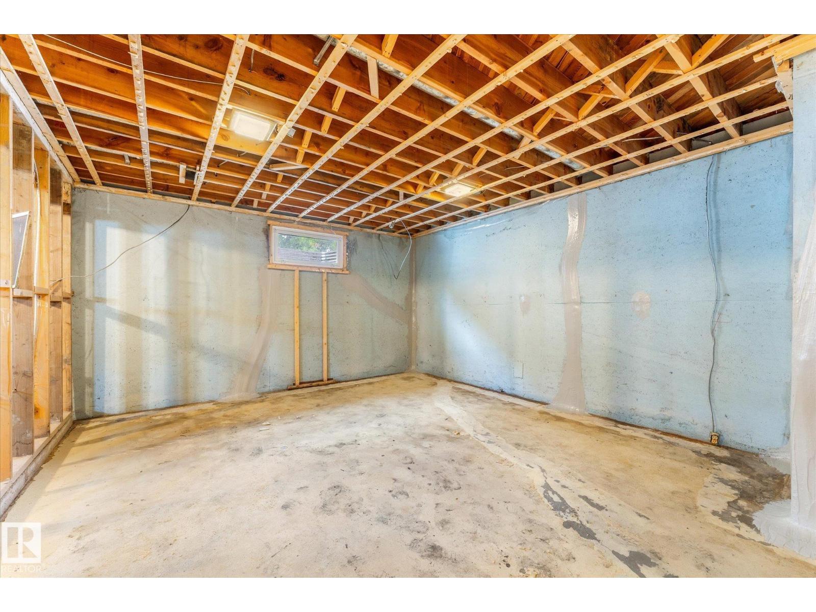 15930 93 AV NW - 28