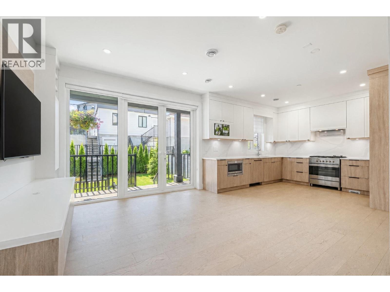 5 Bed, 5 Bath House for Sale in Vancouver – 2972 VENABLES STREET, Vancouver – MLS# R3152410 - Image 6