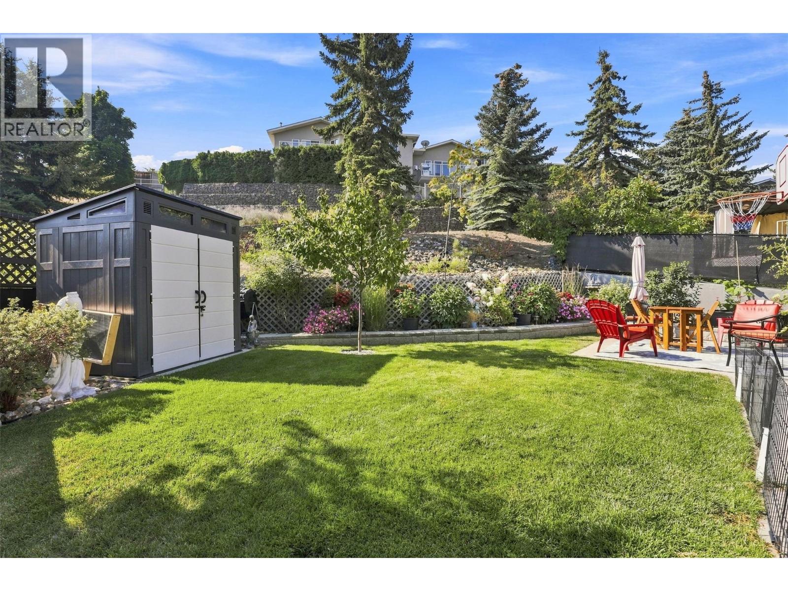 #12 2020 Van Horne Drive - 22