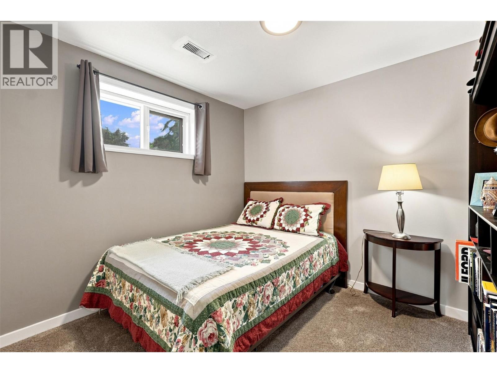 #12 2020 Van Horne Drive - Image 33