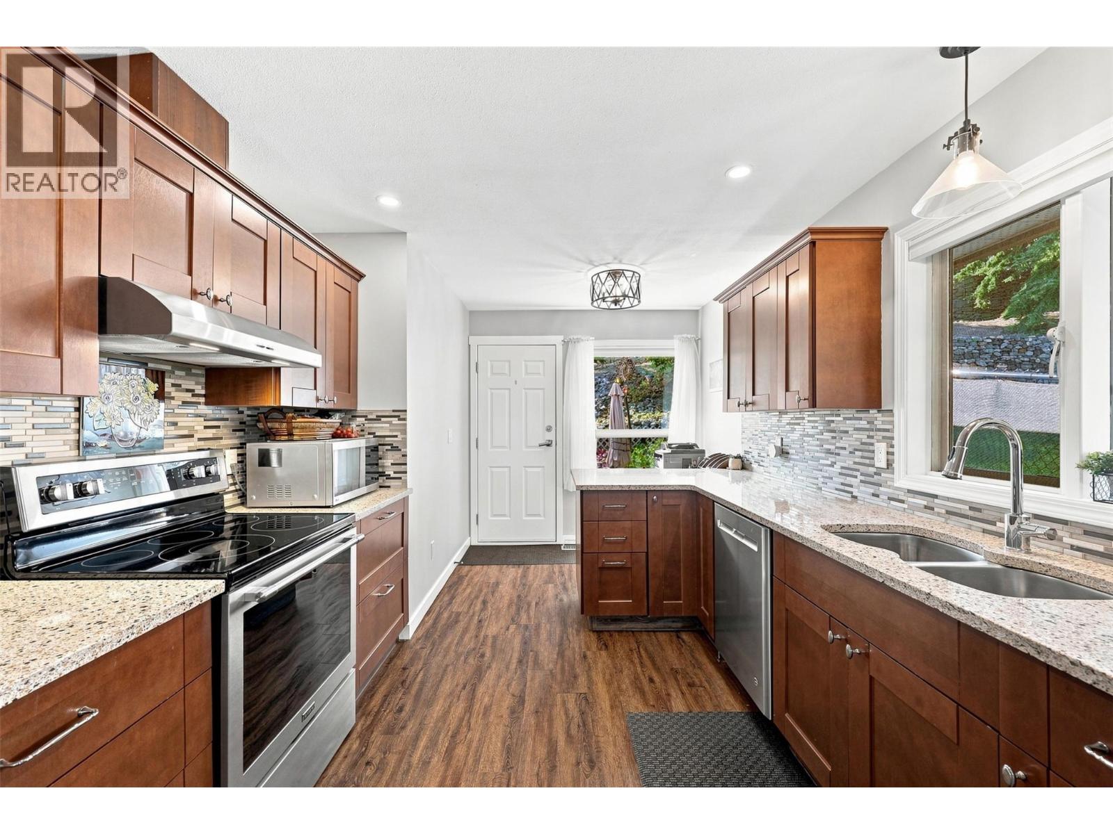 #12 2020 Van Horne Drive - Image 12