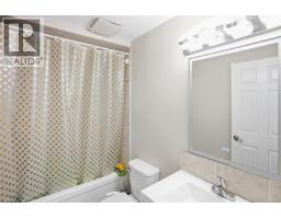 3971 Cedarwood St, Saanich, BC V8N3N3 Photo 32