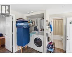3971 Cedarwood St, Saanich, BC V8N3N3 Photo 36