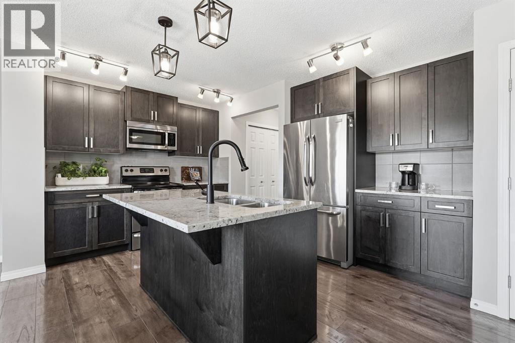 73 Mount Rae Heights, Mountainview, Okotoks photo 2