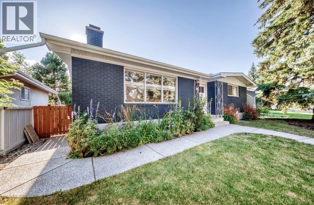 411 Woodland Crescent Southeast