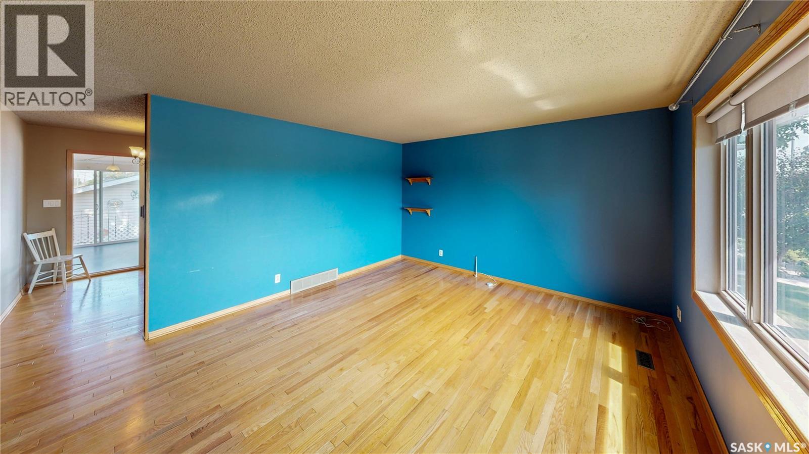 6524 Dewdney AVENUE - Image 7