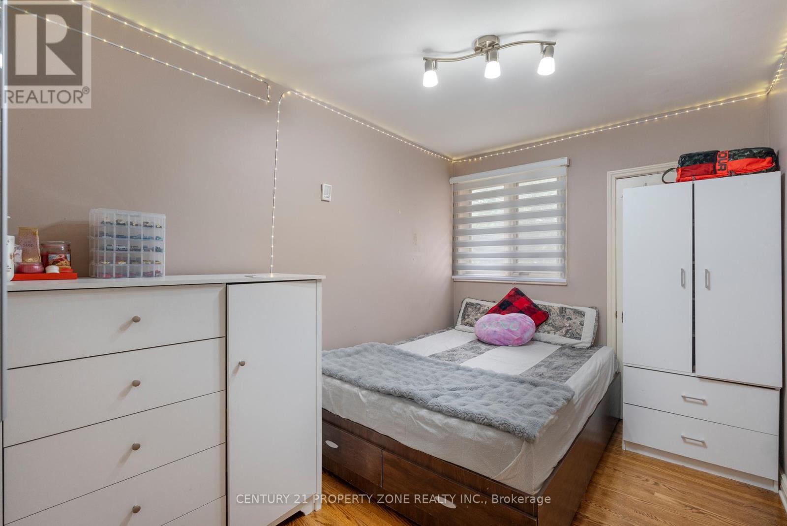 37 LAURENTIAN DRIVE S - Image 11
