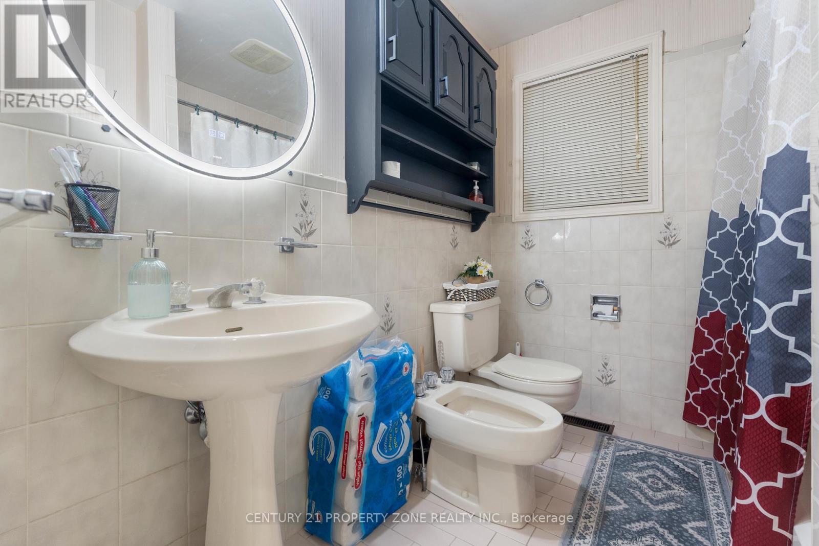 37 LAURENTIAN DRIVE S - Image 15