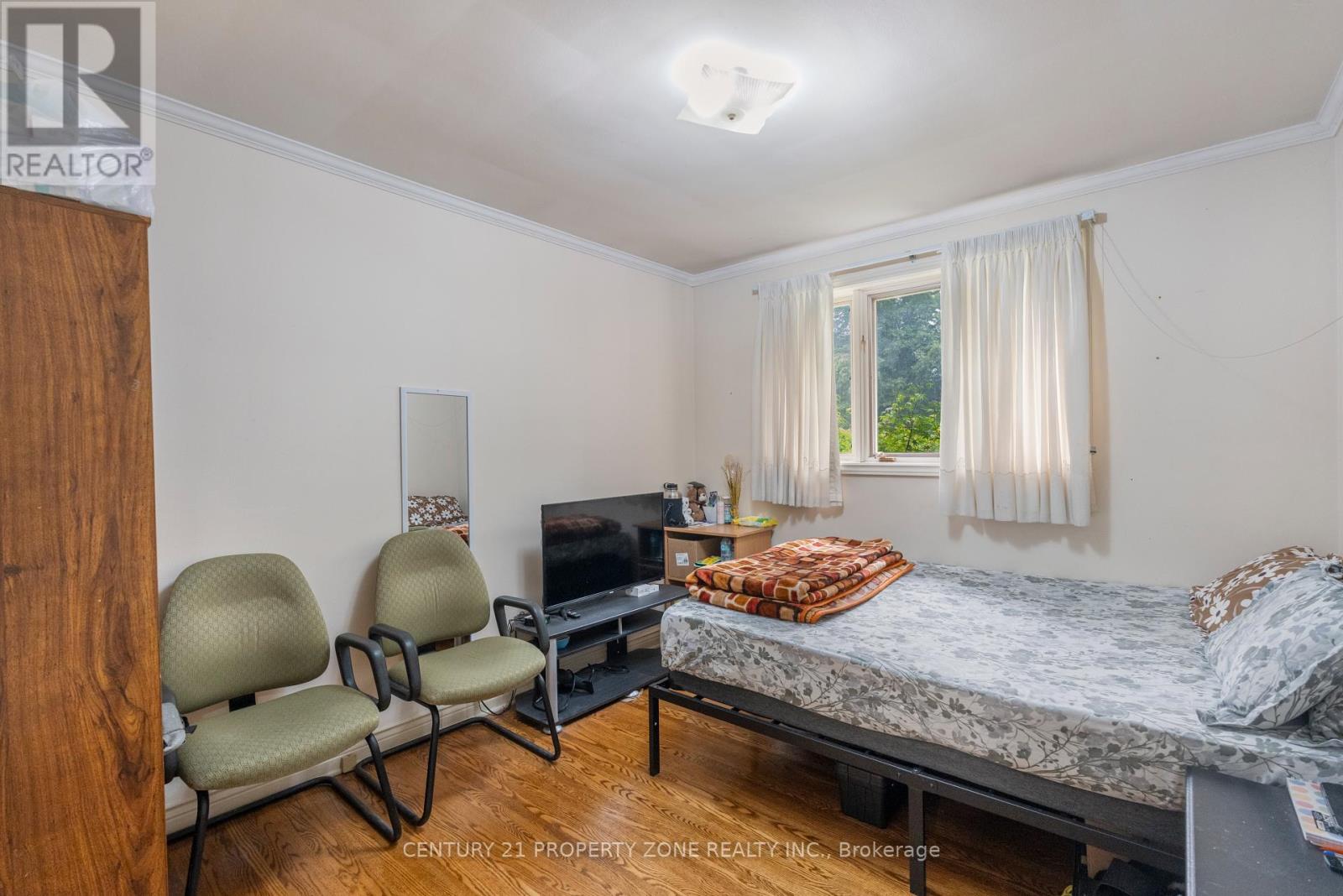 37 LAURENTIAN DRIVE S - Image 16
