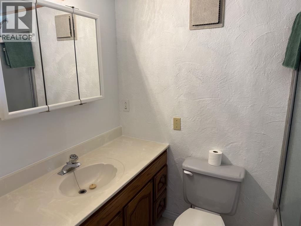10 1 Street West - Photo 13