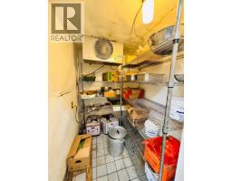 122 16 Avenue Ne, Calgary, AB T2E1J5 Photo 6