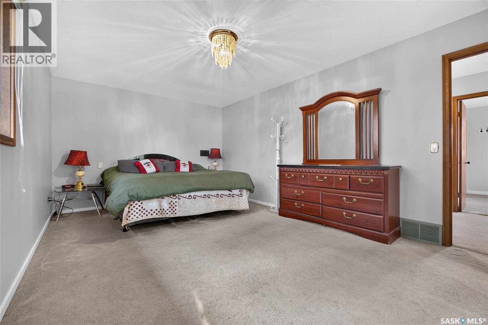 2054 Braun BAY - Image 36