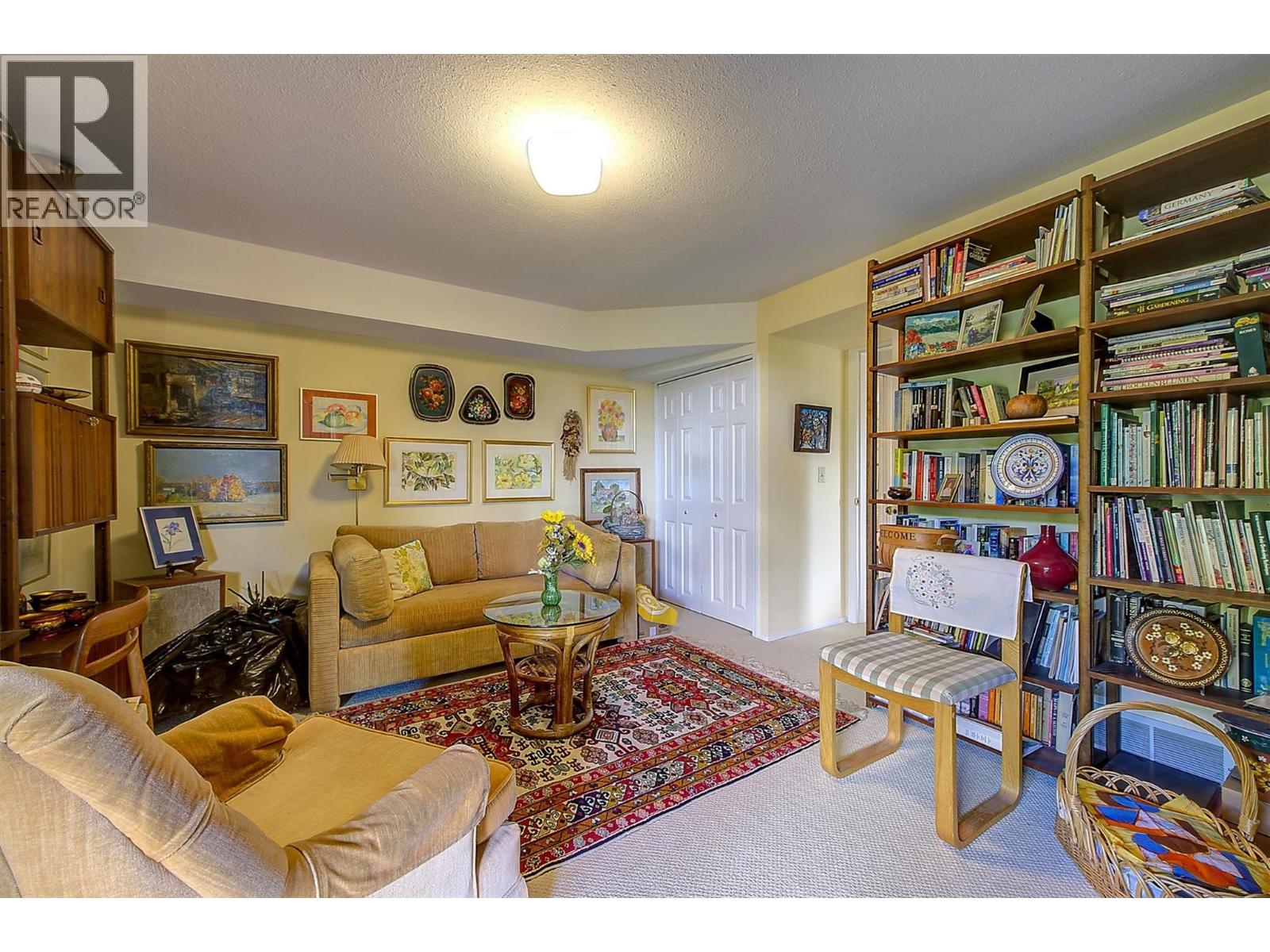 424 Edgemont Court - Image 50