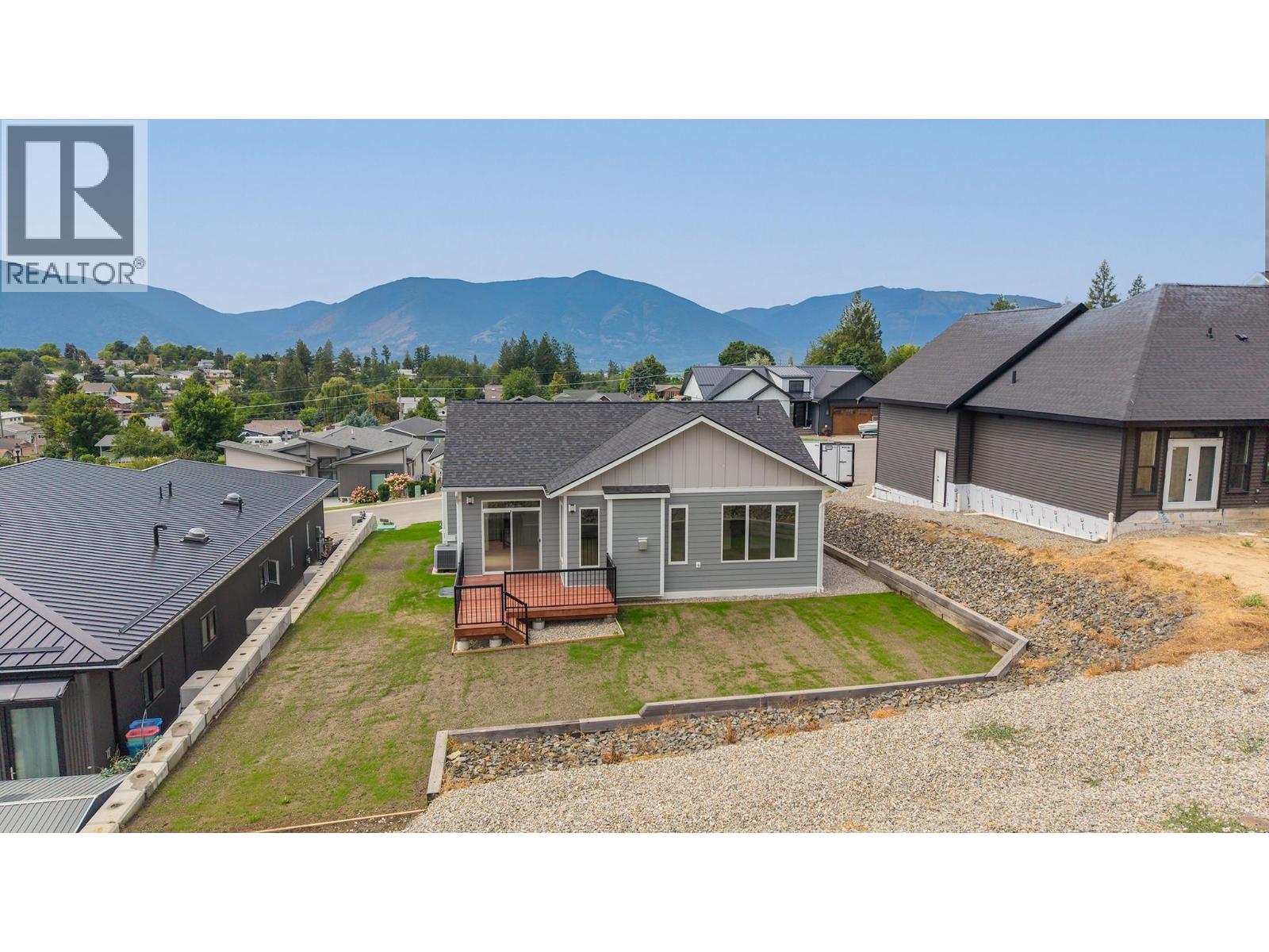 712 Mountain View Crescent, Creston