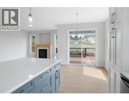 712 Mountain View Crescent, Creston, BC V0B1G5 Photo 11
