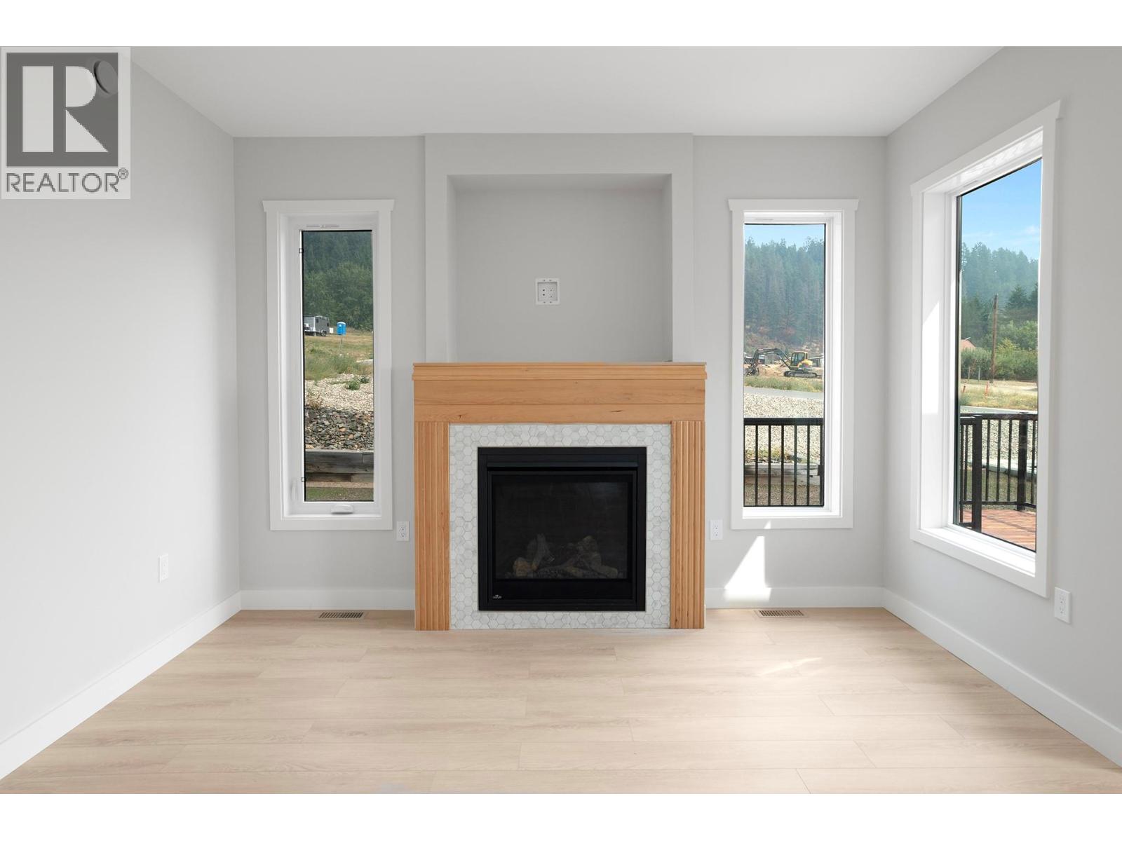 712 Mountain View Crescent, Creston