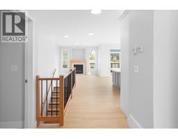 Full bathroom - 712 Mountain View Crescent, Creston, BC V0B1G5 Photo 7