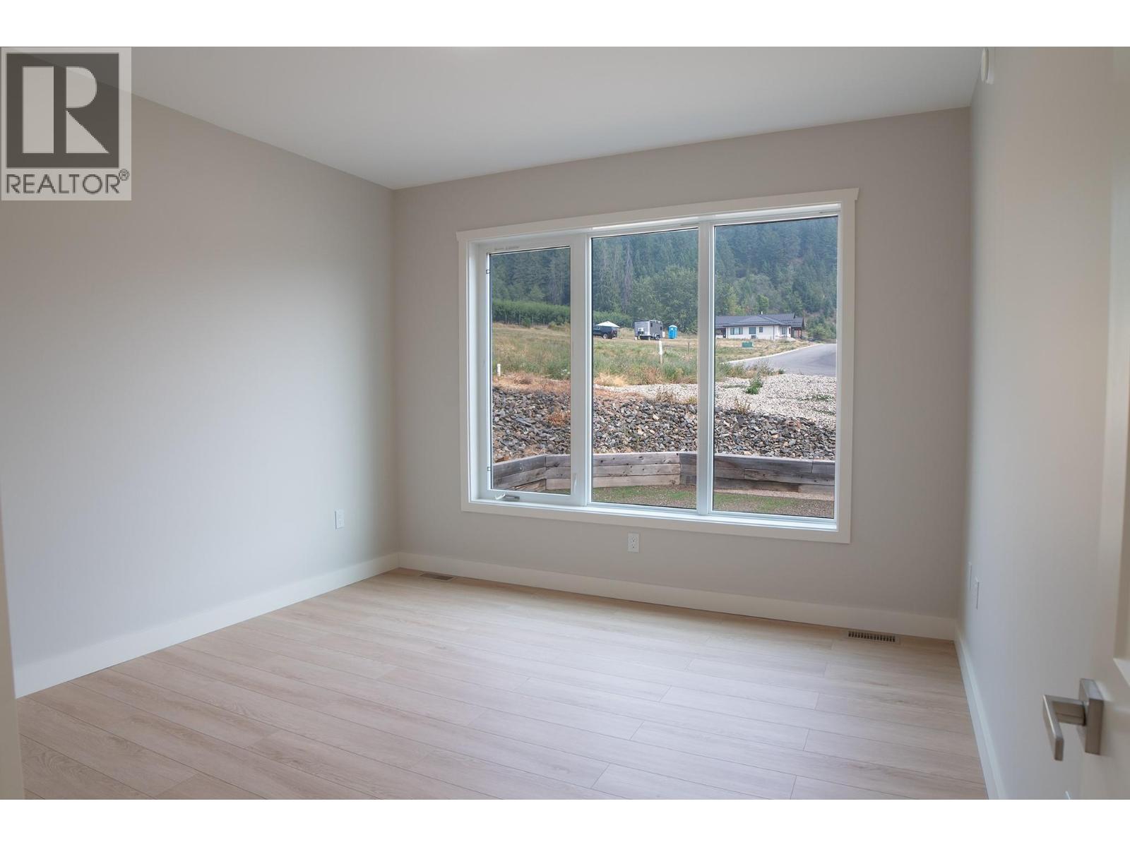 712 Mountain View Crescent, Creston