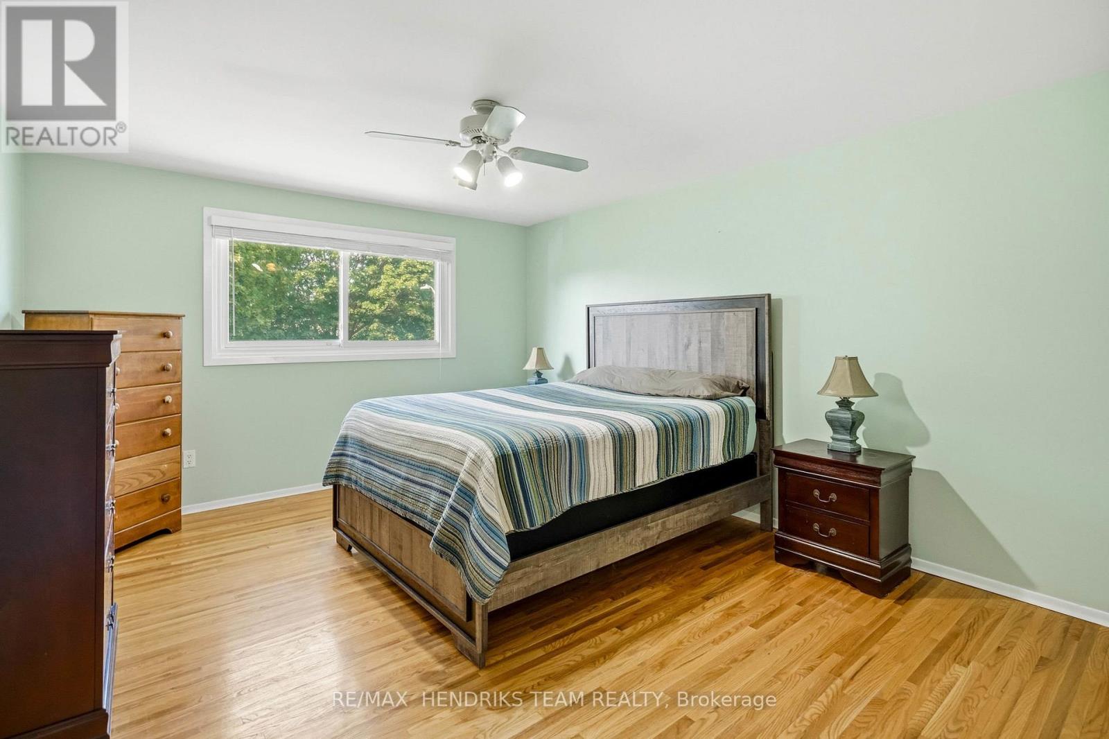 4 ROYAL ORCHARD CRESCENT - Image 23
