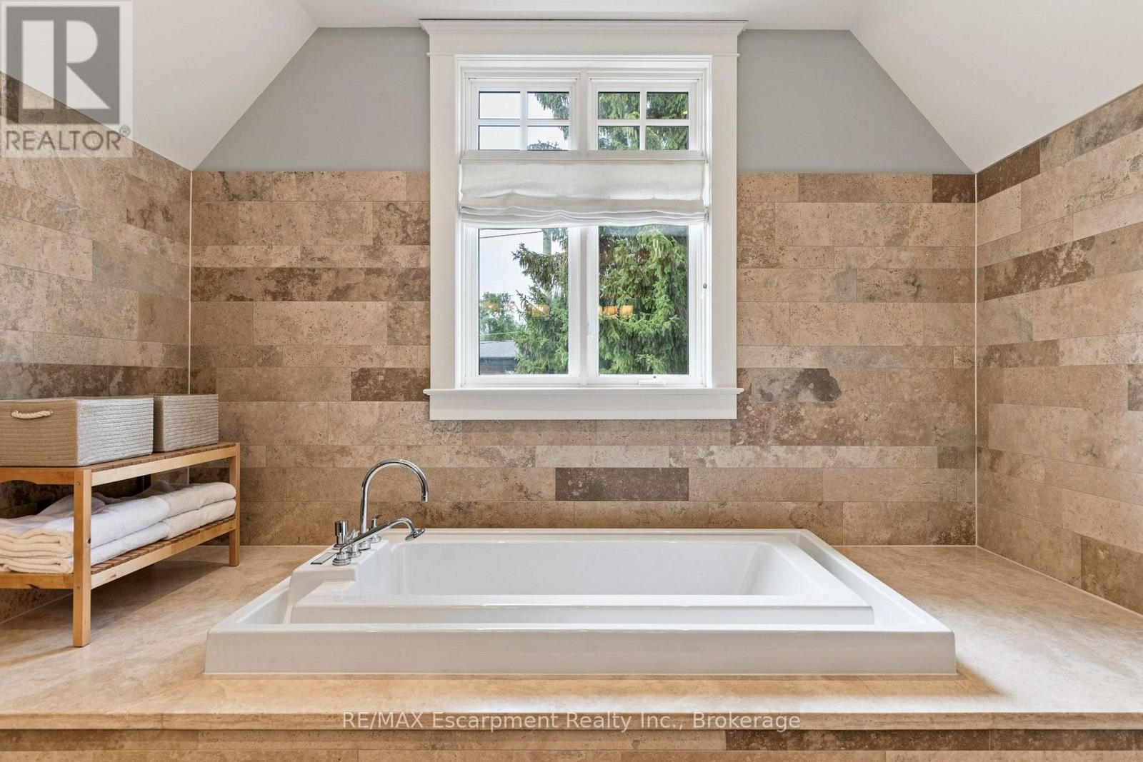 411 WEDGEWOOD DRIVE - Image 43