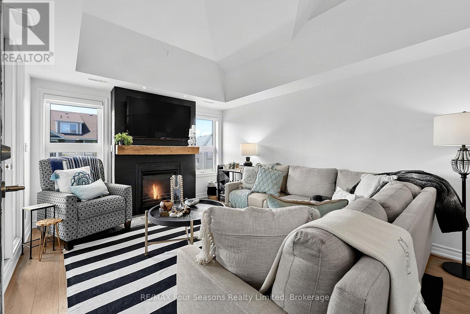 #302 4 COVE COURT - 13