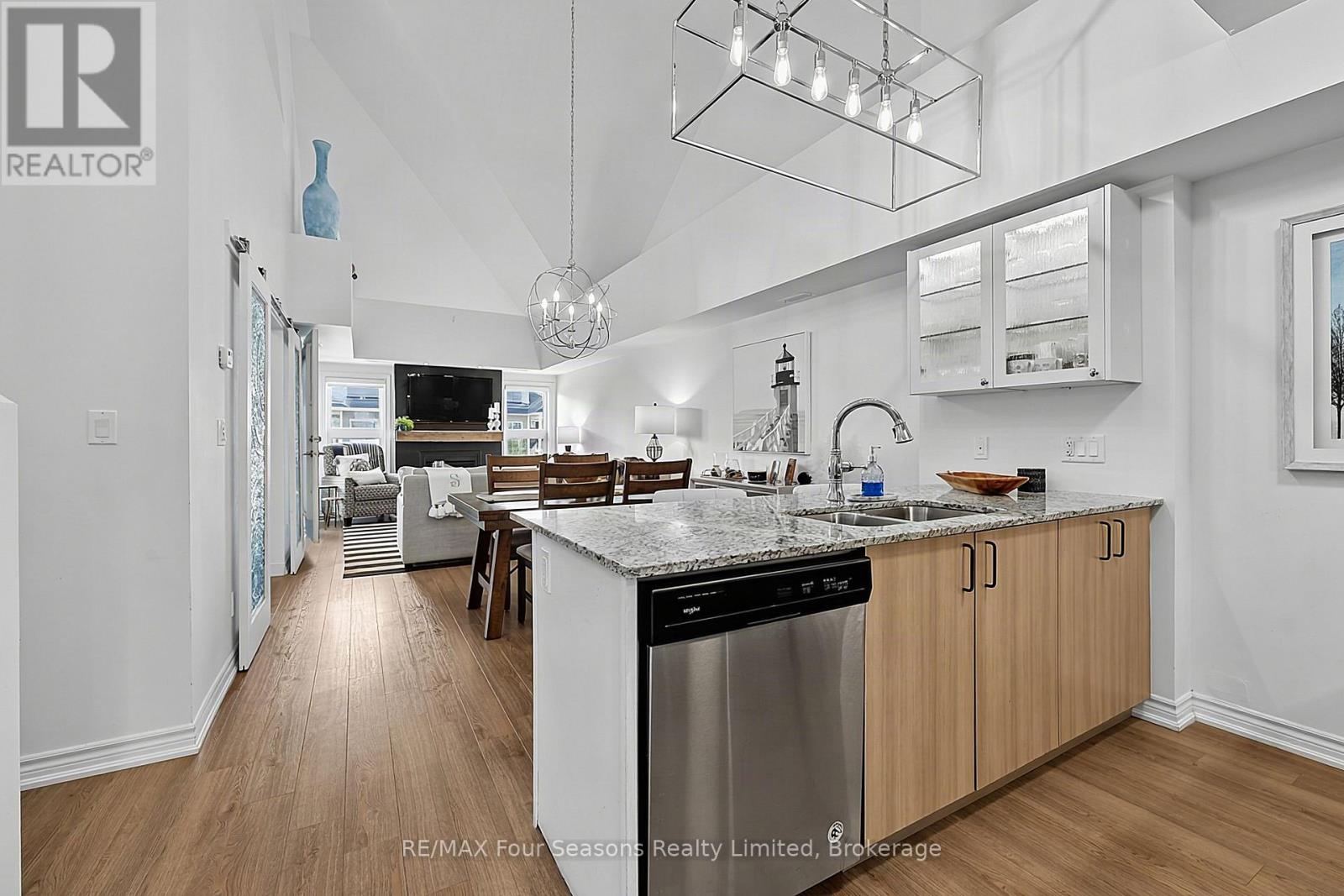 #302 4 COVE COURT - Image 7