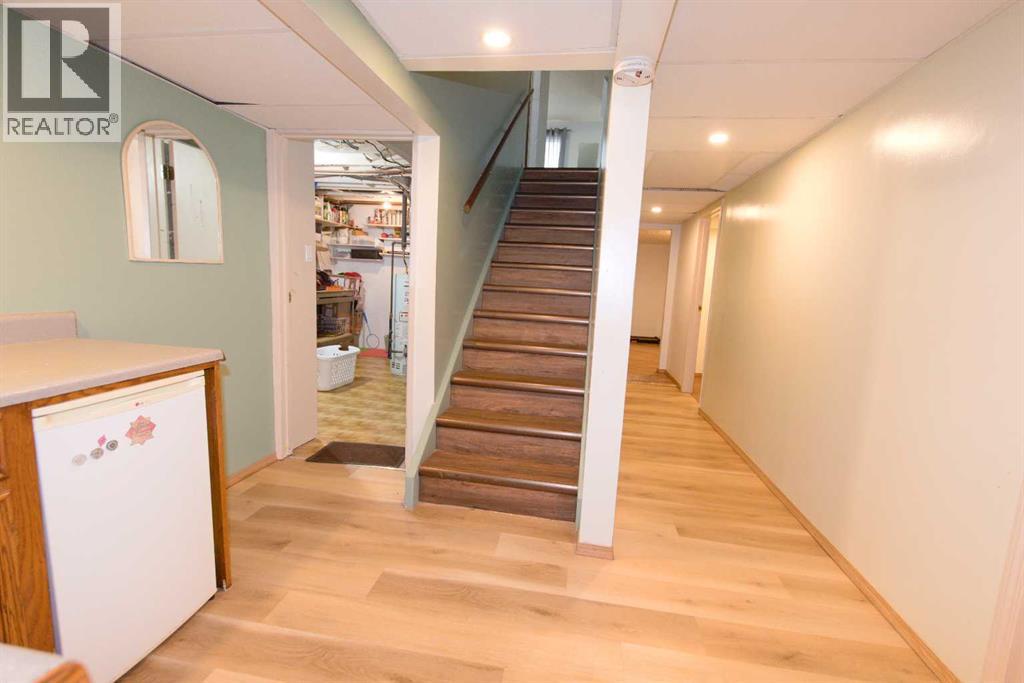 96 Simpson Crescent Southeast - Photo 16