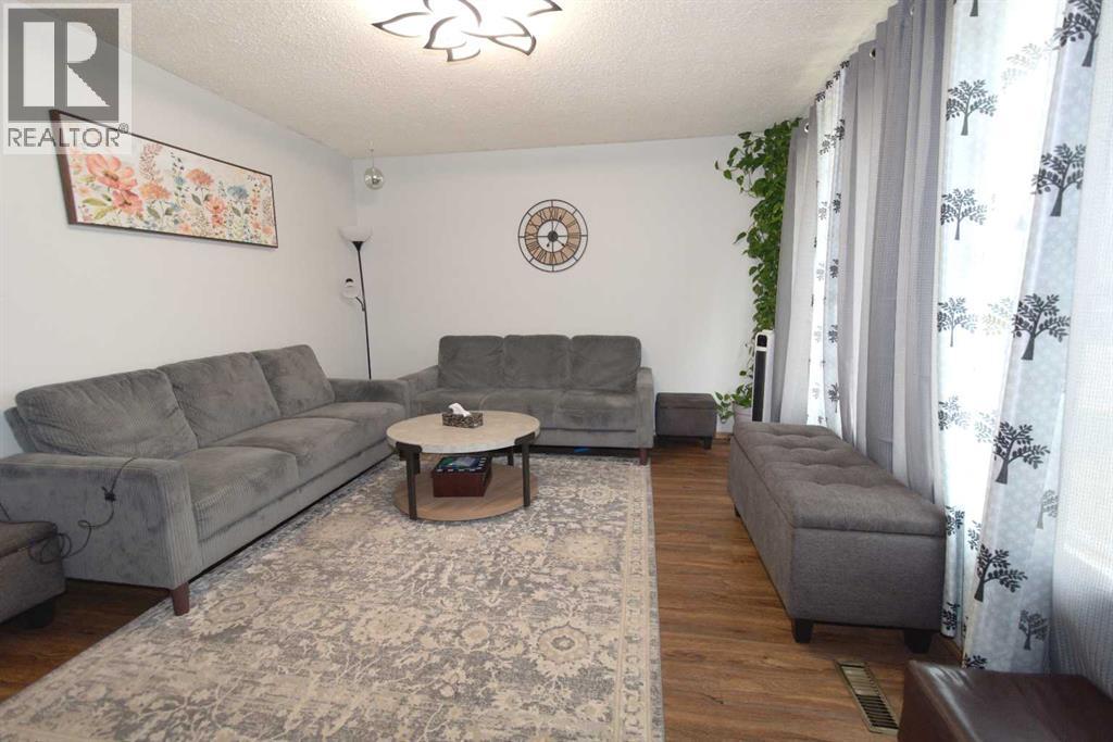 96 Simpson Crescent Southeast - Photo 5