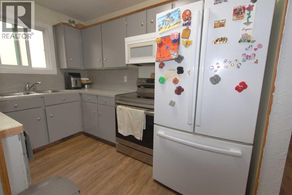 96 Simpson Crescent Southeast - Photo 8