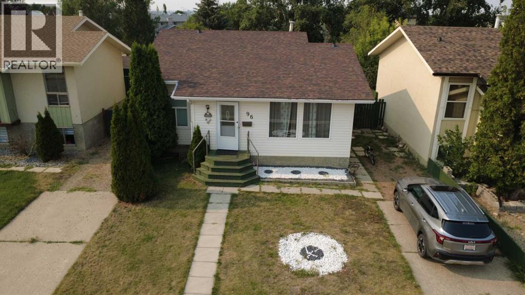 96 Simpson Crescent Southeast