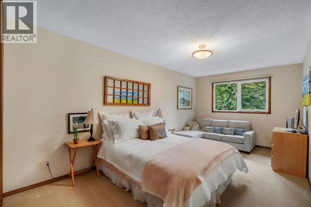 420 Strathcona Drive Southwest - Photo 26