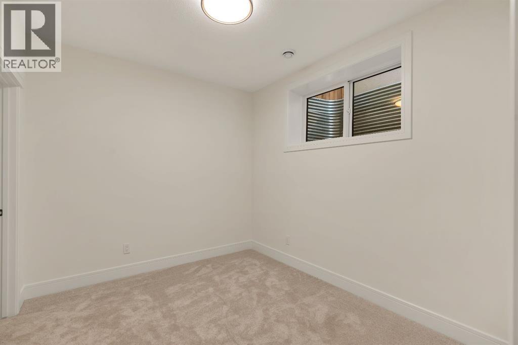 2422 31 Street Southwest - Photo 45