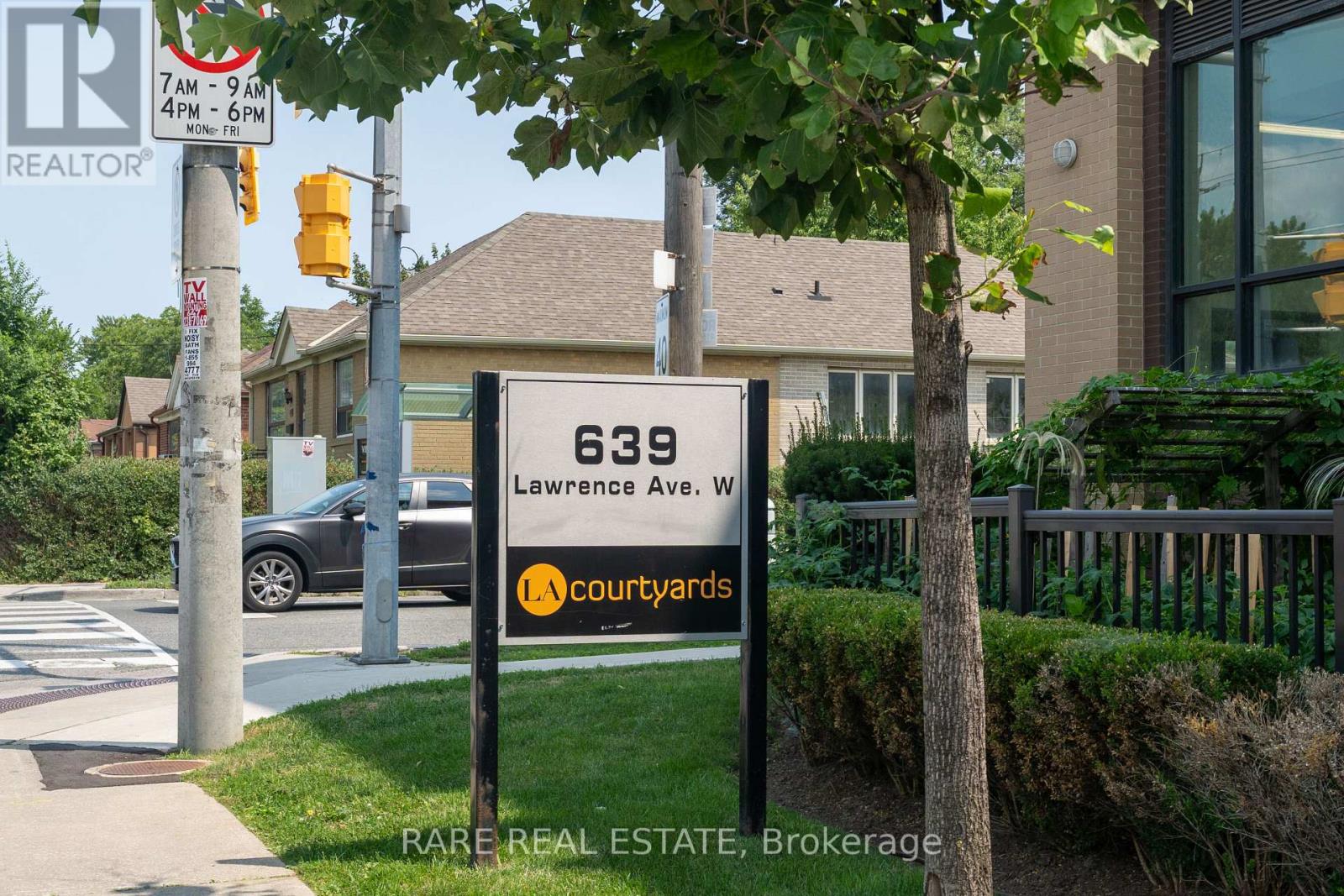 #208 639 LAWRENCE AVENUE W - 3