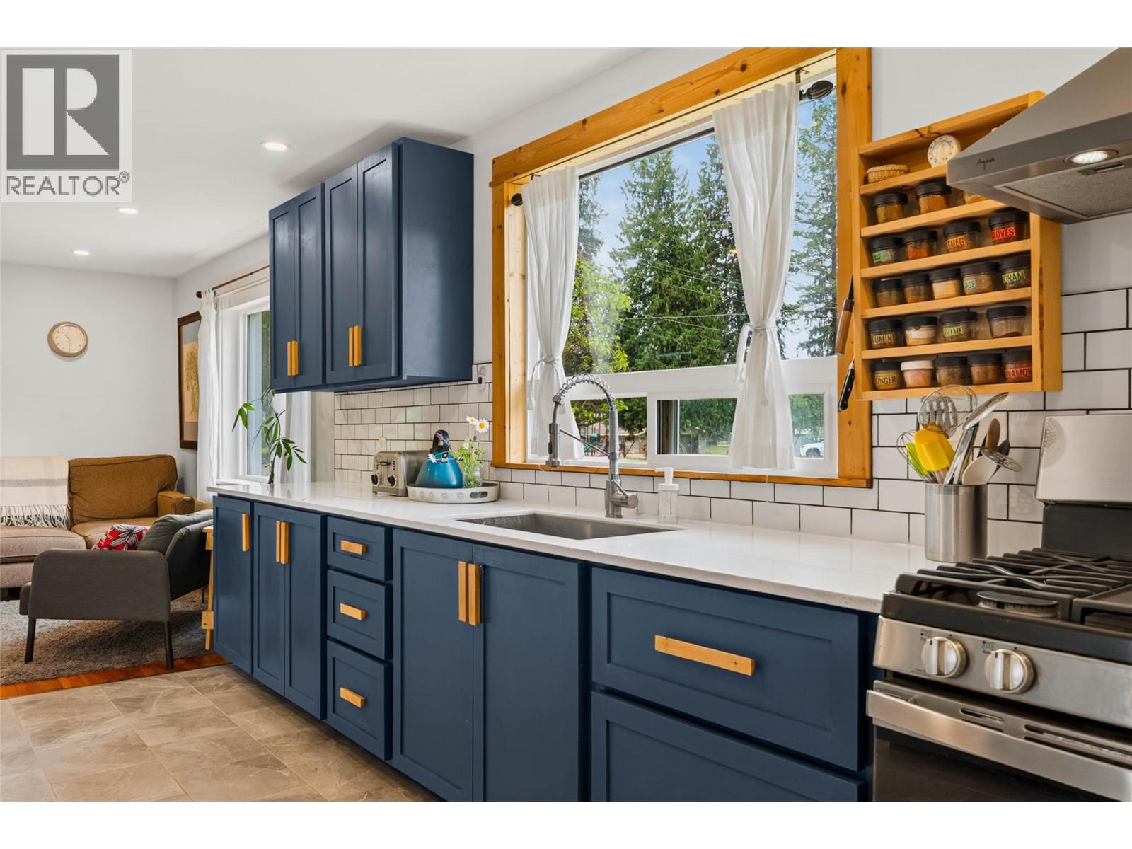 124 SAYWARD Avenue - Image 10