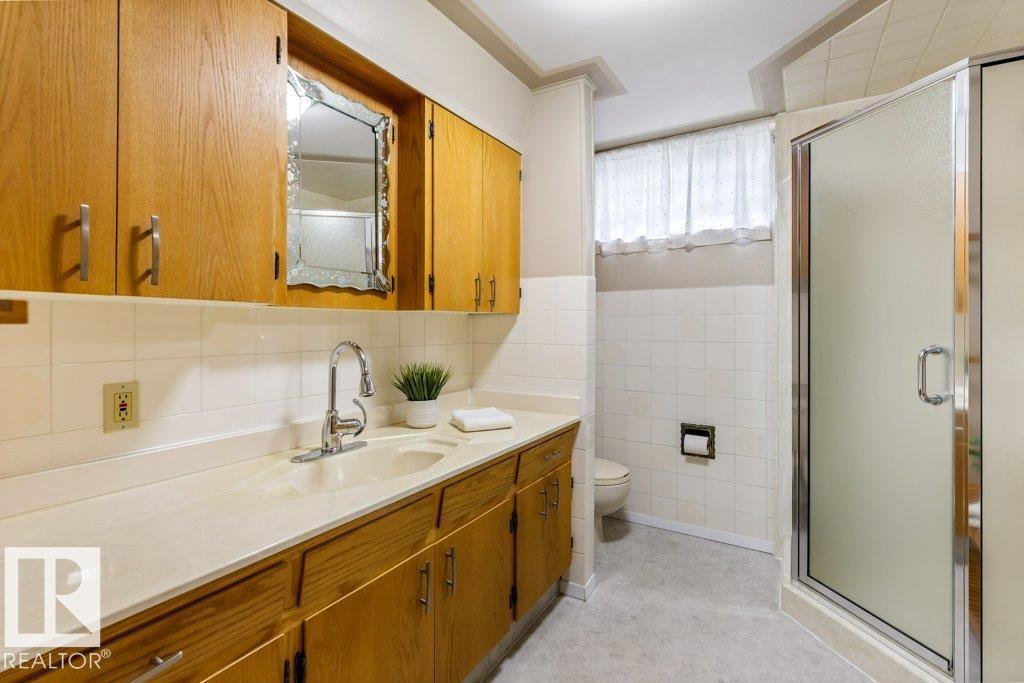 11217 38 Street NW - Photo 42