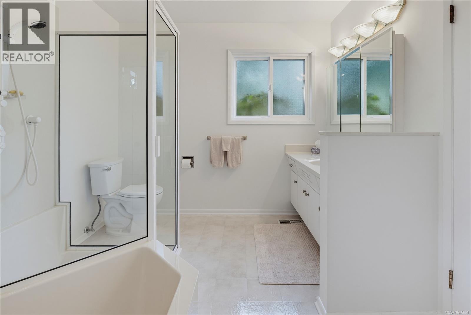  3459 Plymouth Road, Oak Bay