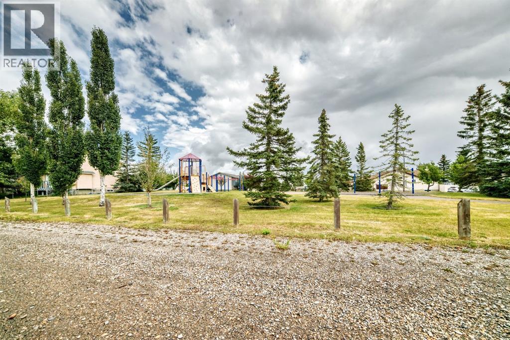 139 Hawkville Close NW - 45