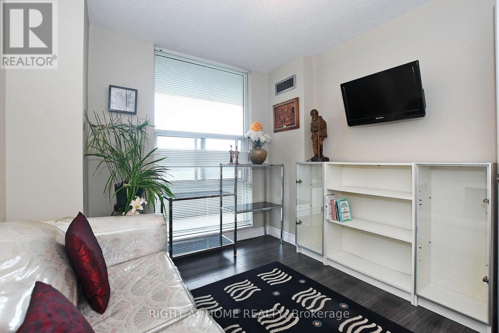 #806 60 INVERLOCHY BOULEVARD - Image 32