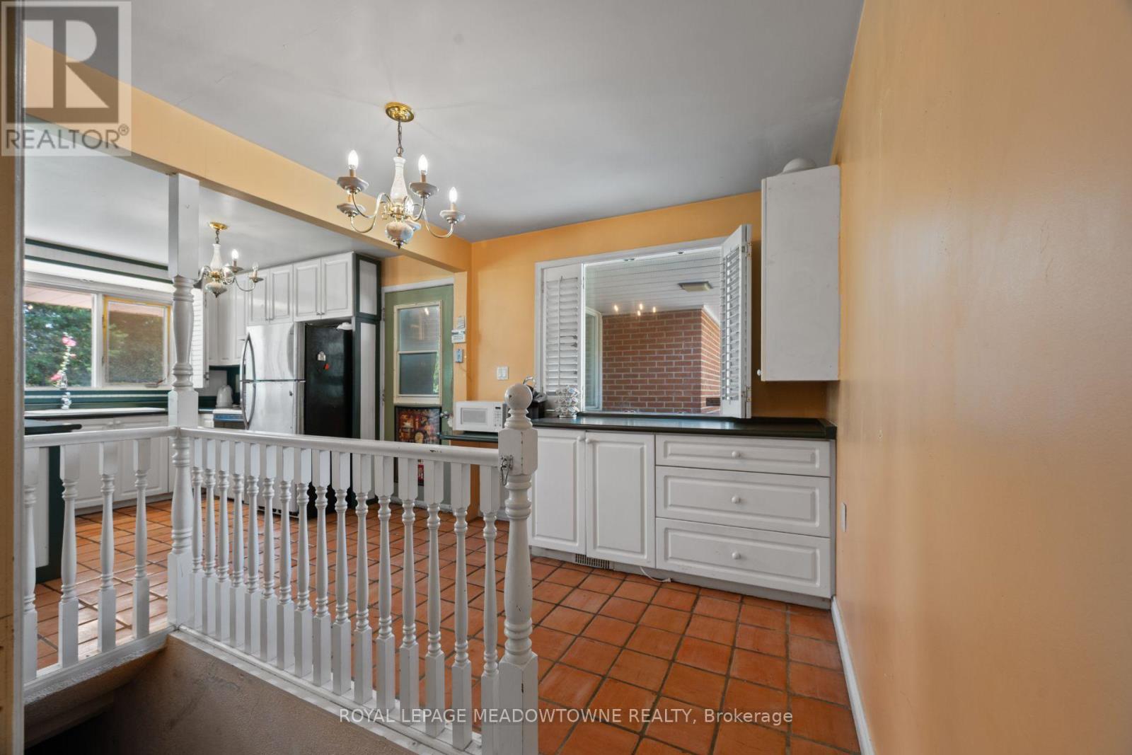 16703 MISSISSAUGA ROAD E - 10