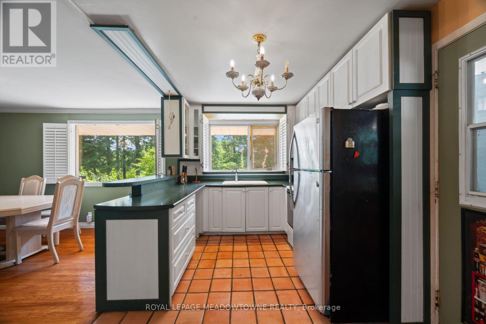 16703 MISSISSAUGA ROAD E - 8