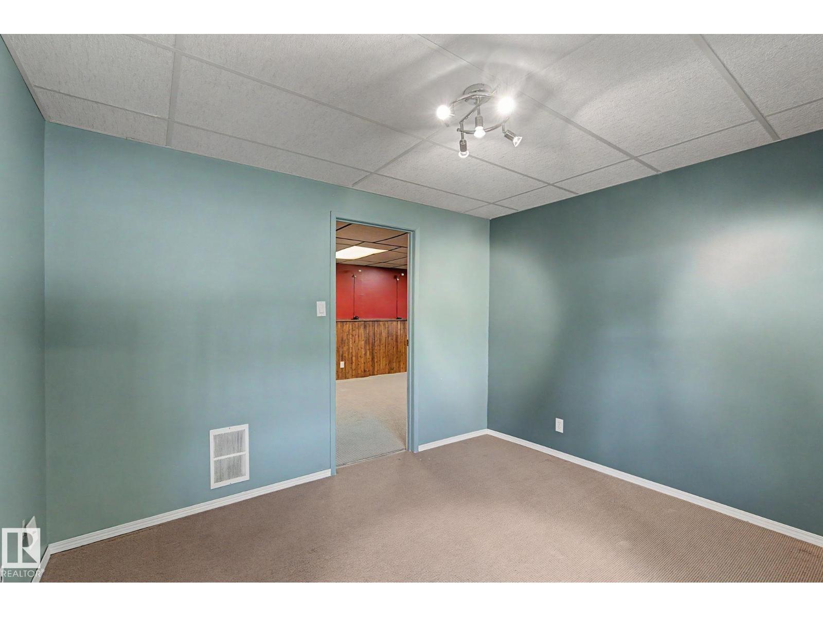 11167 52 ST NW NW - Photo 38