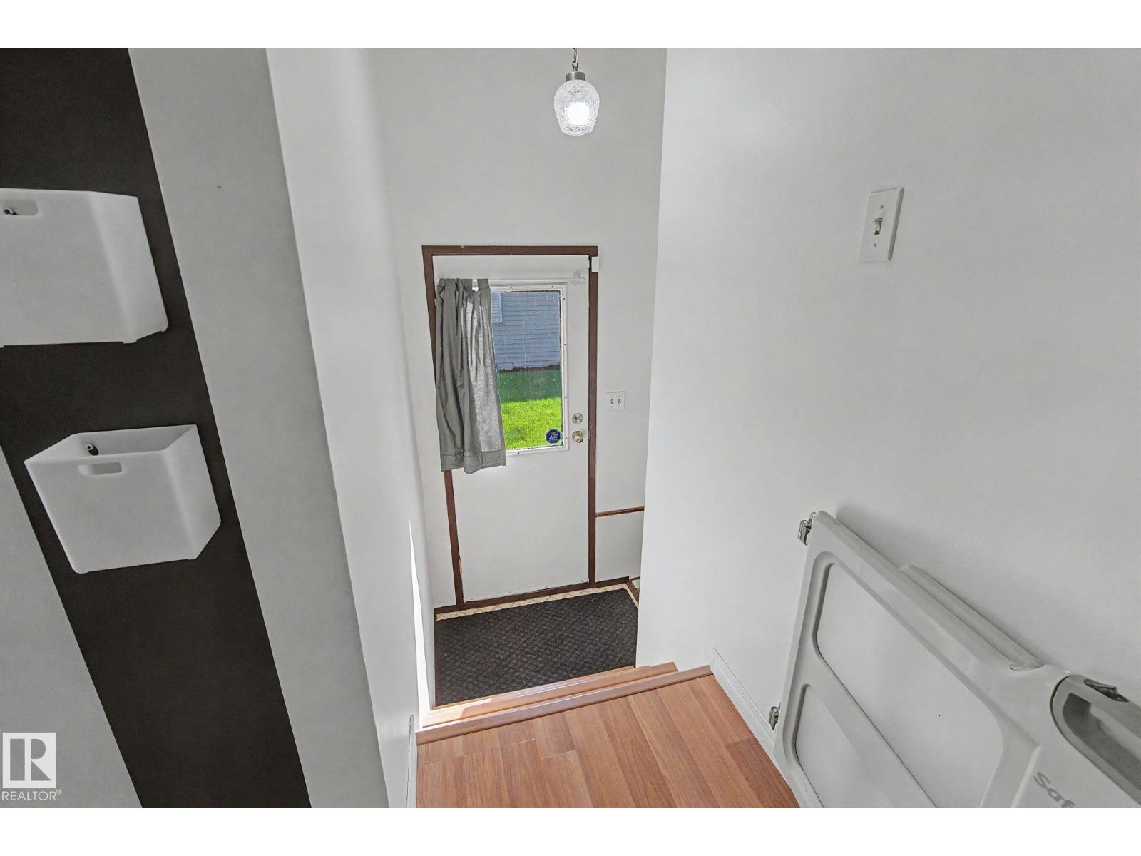 11167 52 ST NW NW - Photo 30